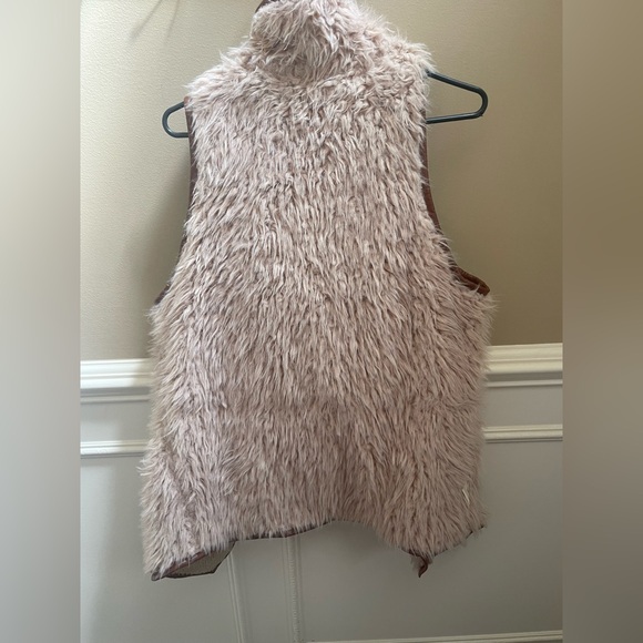 Simply Southern Reversible Vest - Picture 4 of 6